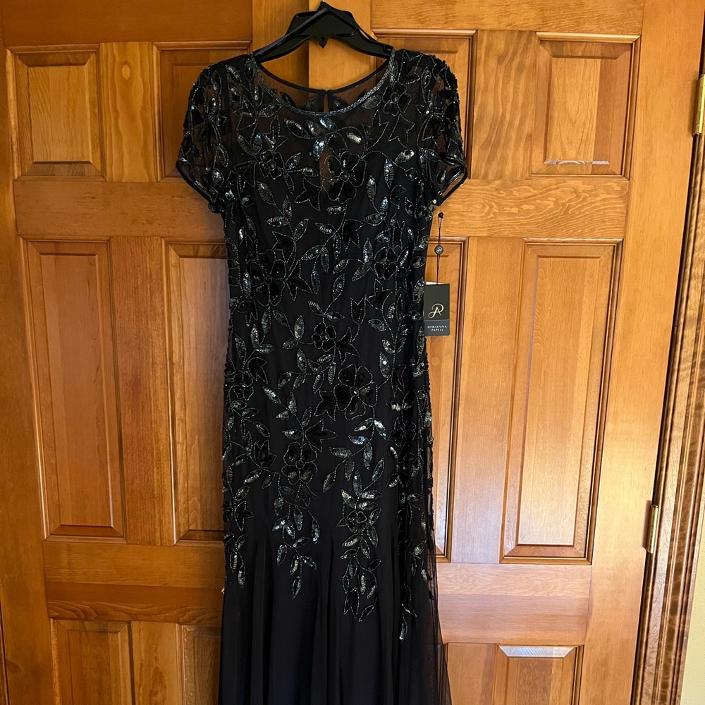 NWT ADRIANNA PAPELL Floral-Beaded Gown, navy blue